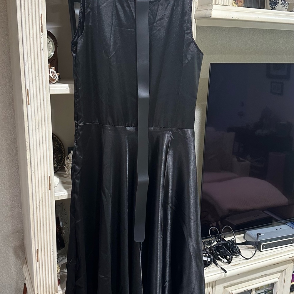 Deep Black Sleeveless Maxi Dress with Scoop Neck for Cocktail